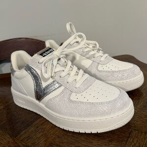 Victoria madrid tennis shoe in metal
